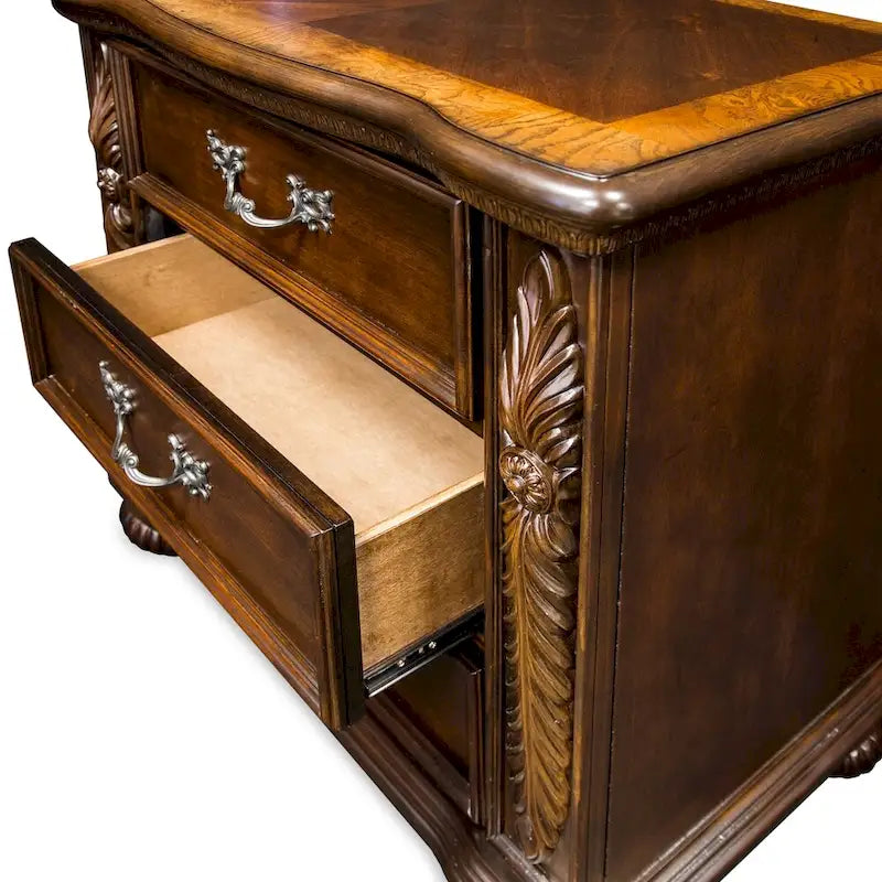 Traditional Cherry Solid Wood 3-Drawer Nightstand